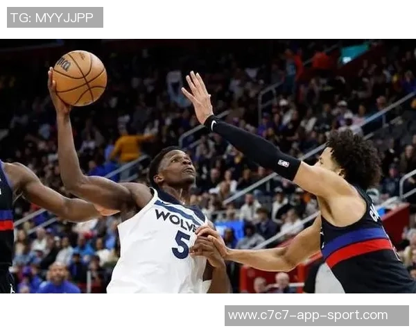 康宁汉姆创历史新高45投14中砍46分三双并送5断2帽震惊全场